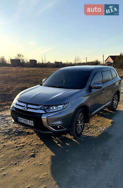 Mitsubishi Outlander  2018