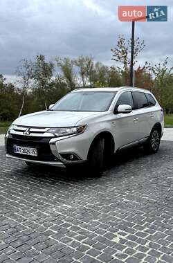 Mitsubishi Outlander  2016