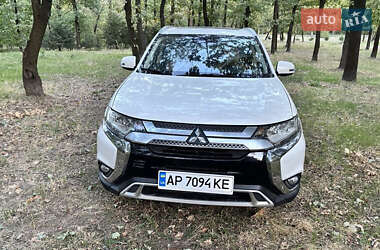 Mitsubishi Outlander  2015