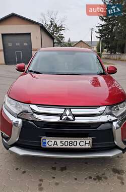 Mitsubishi Outlander  2016