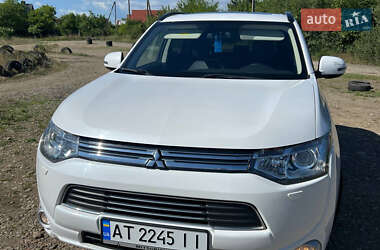 Mitsubishi Outlander  2014