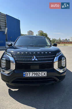 Mitsubishi Outlander 2022