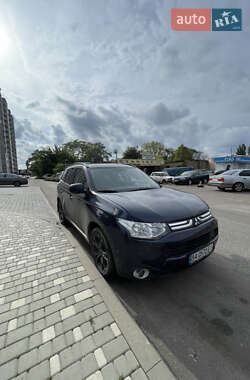 Mitsubishi Outlander  2013