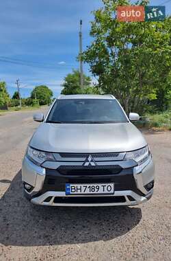 Mitsubishi Outlander  2019
