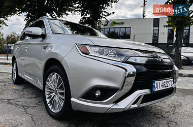 Mitsubishi Outlander  2022
