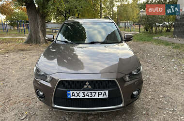 Mitsubishi Outlander  2011
