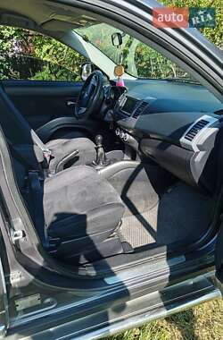 Mitsubishi Outlander  2007