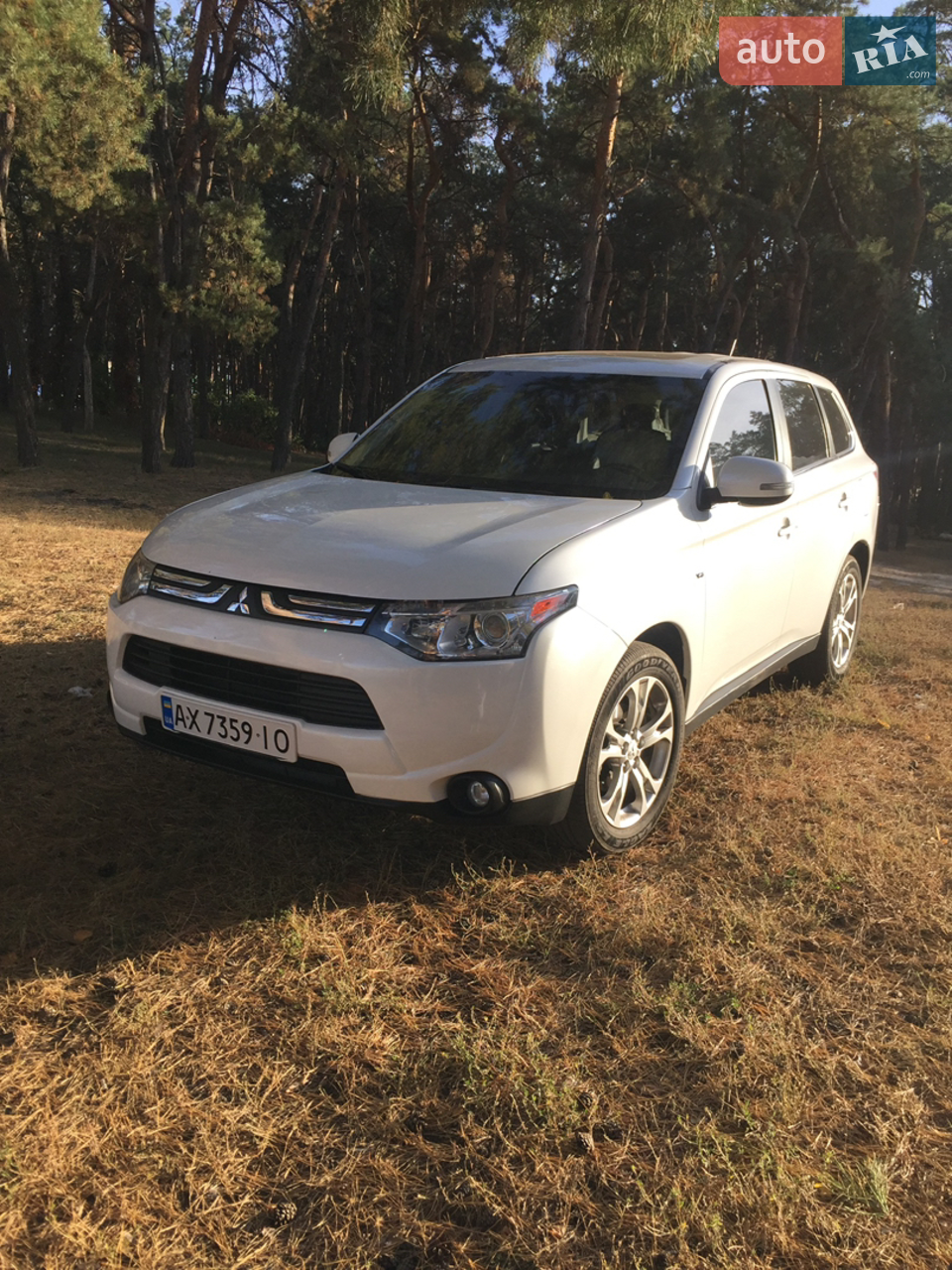 2014 Mitsubishi Outlander - фото 1
