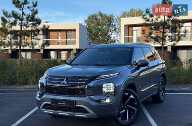 Mitsubishi Outlander  2022