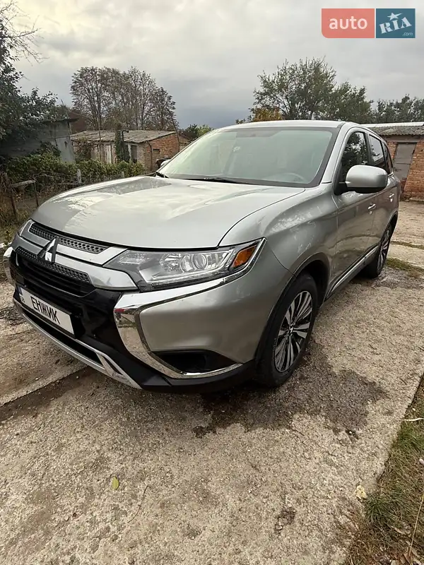 Mitsubishi Outlander