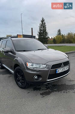 Mitsubishi Outlander  2011