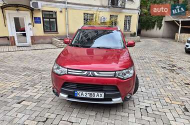 Mitsubishi Outlander  2014