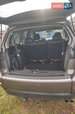 Mitsubishi Outlander  2010