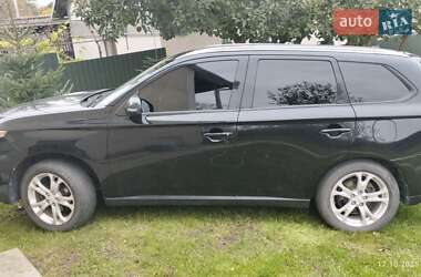 Mitsubishi Outlander  2013