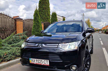 Mitsubishi Outlander  2012