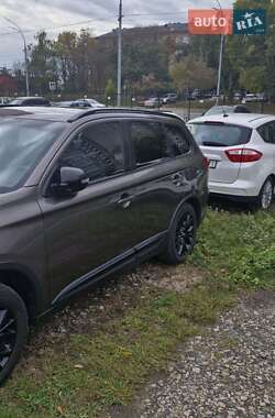 Mitsubishi Outlander  2018