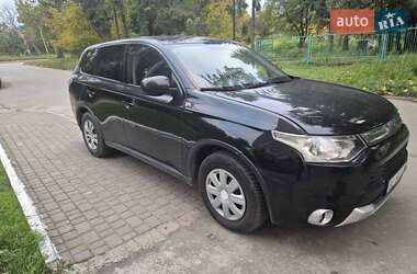 Mitsubishi Outlander  2014