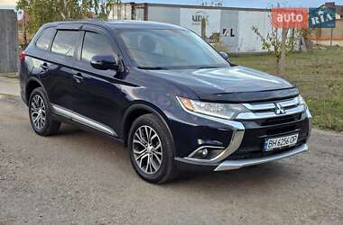 Mitsubishi Outlander 2016