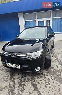 Mitsubishi Outlander  2013