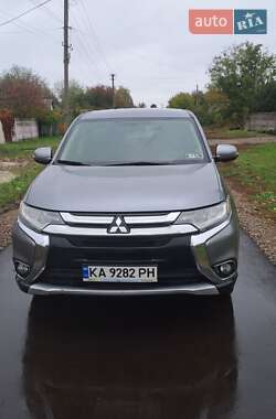 Mitsubishi Outlander 2016