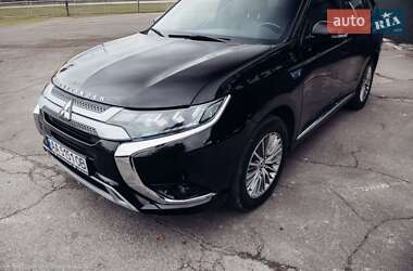 Mitsubishi Outlander  2021