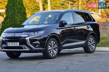 Mitsubishi Outlander  2022