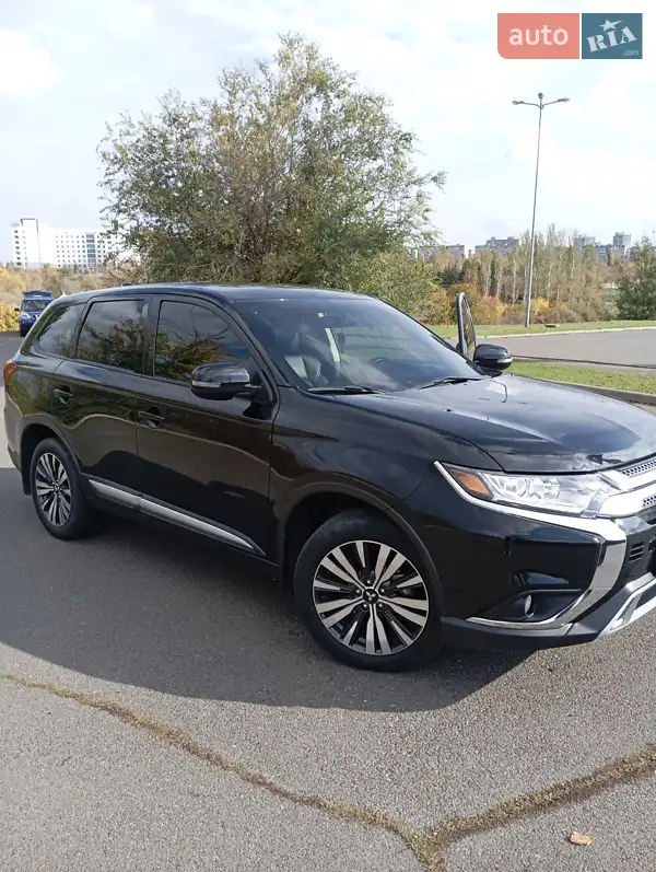 Mitsubishi Outlander
