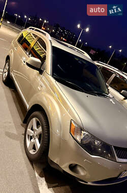 Mitsubishi Outlander  2008