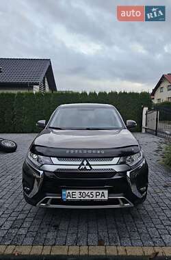 Mitsubishi Outlander 2021