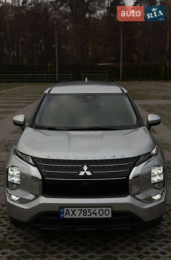 Mitsubishi Outlander  2022
