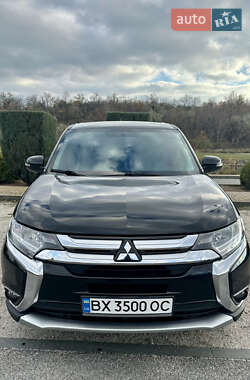 Mitsubishi Outlander  2015