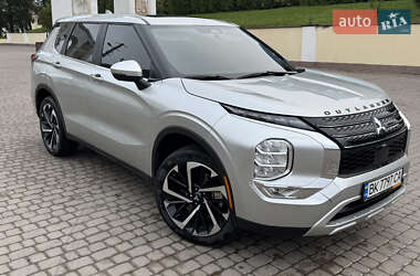 Mitsubishi Outlander  2024