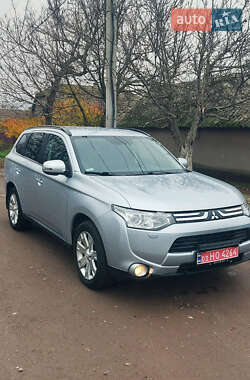 Mitsubishi Outlander 2012