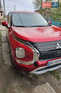 Mitsubishi Outlander  2023