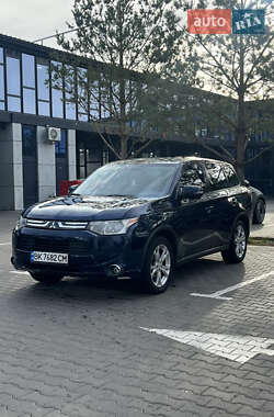 Mitsubishi Outlander 2015