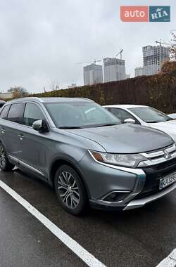 Mitsubishi Outlander  2016