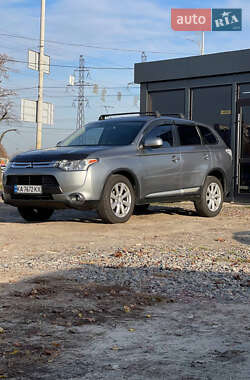 Mitsubishi Outlander  2014