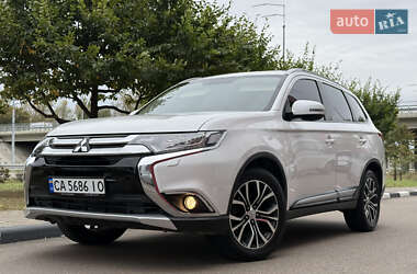 Mitsubishi Outlander  2015