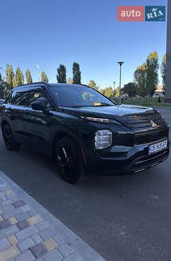 Mitsubishi Outlander  2024