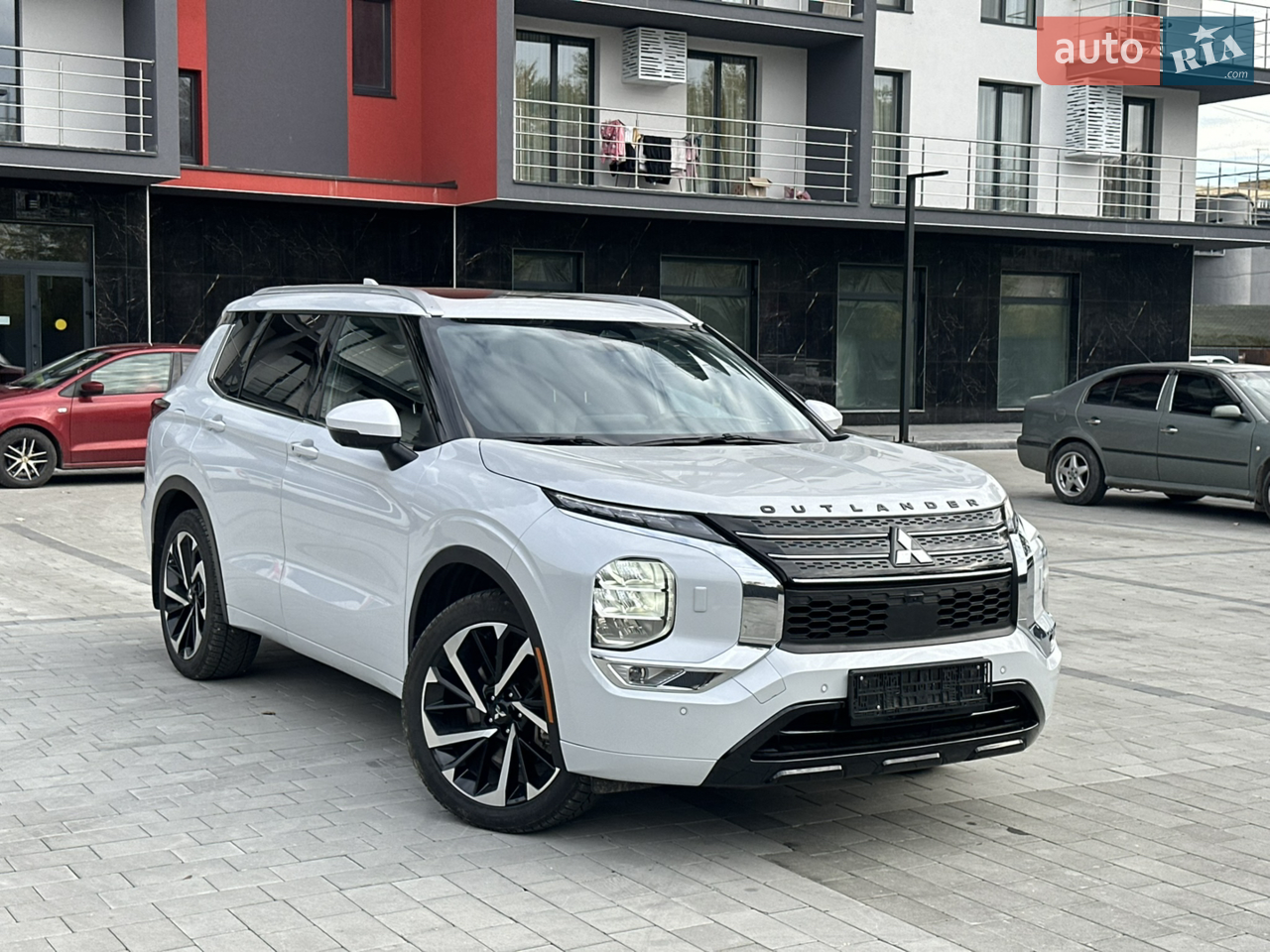 2021 Mitsubishi Outlander - мініатюра 3