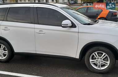 Mitsubishi Outlander 2014
