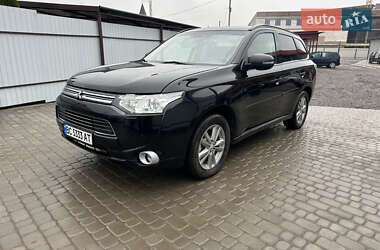Mitsubishi Outlander  2014