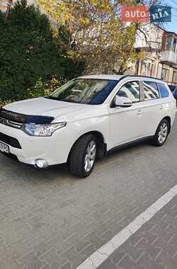 Mitsubishi Outlander 2013