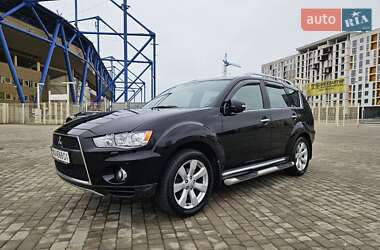 Mitsubishi Outlander  2010