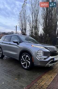 Mitsubishi Outlander  2022