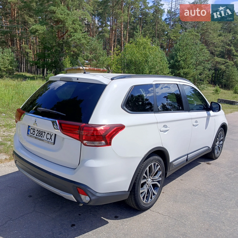 2015 Mitsubishi Outlander - мініатюра 4