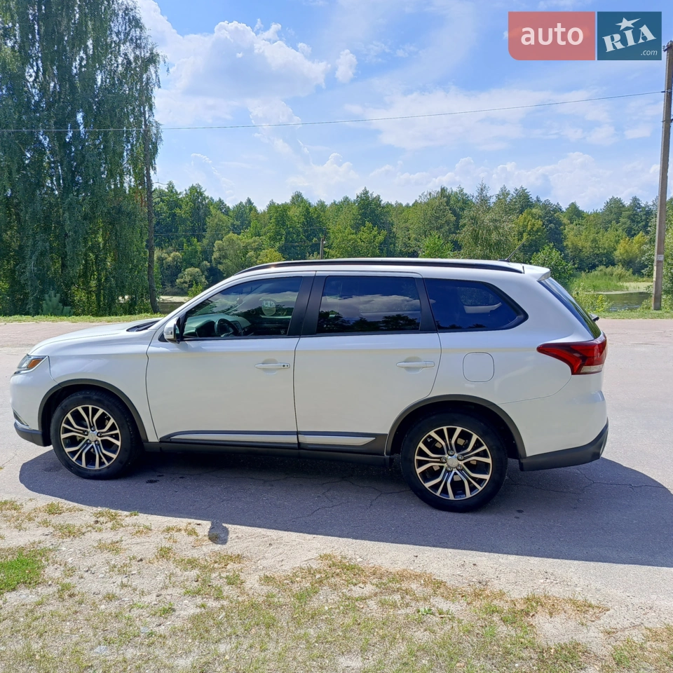 2015 Mitsubishi Outlander - мініатюра 5