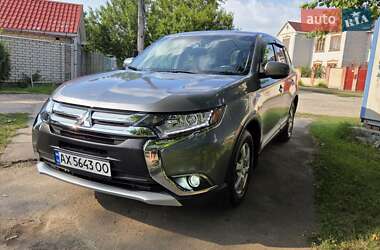 Mitsubishi Outlander  2016