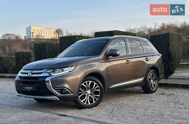 Mitsubishi Outlander  2017
