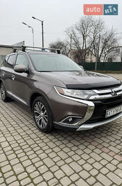 Mitsubishi Outlander 2016